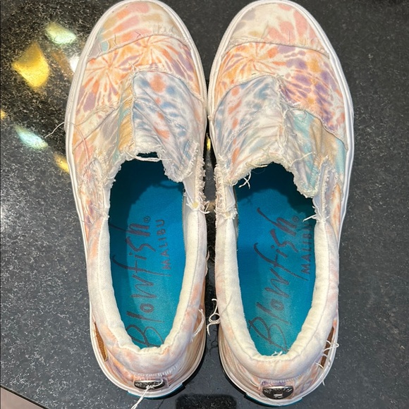 Blowfish Casual Peachy-Pink Sneakers with White Soles - Picture 1 of 7